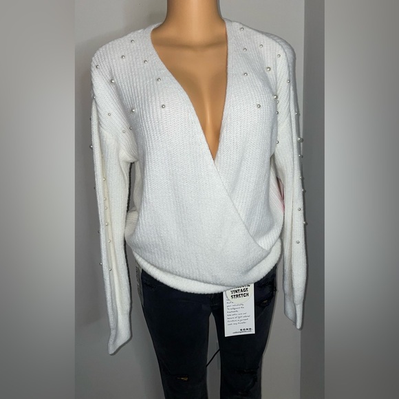 NWT WHITE SEXY SWEATER LONG SLEEVE WITH PEARLS SIZE S - Picture 4 of 5